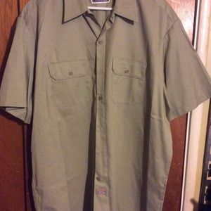 Dickies set of three shirts